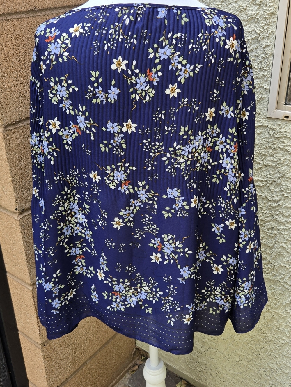 Max Studio Navy Floral Scoop Neck Blouse with Long Sleeves - Picture 5 of 8